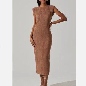 ASTR The Label Plisse Brown Crinkle Pleated Elegant Midi Maxi Dress size M